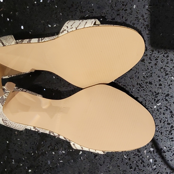 Colin Stuart High Heels - Picture 3 of 5